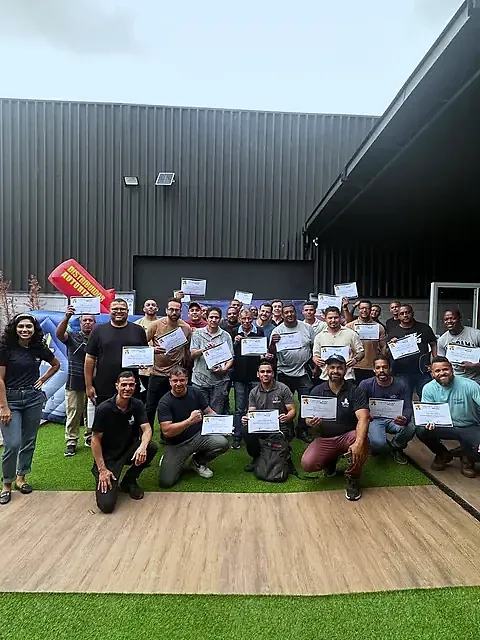 Turma de participantes do treinamento Max System